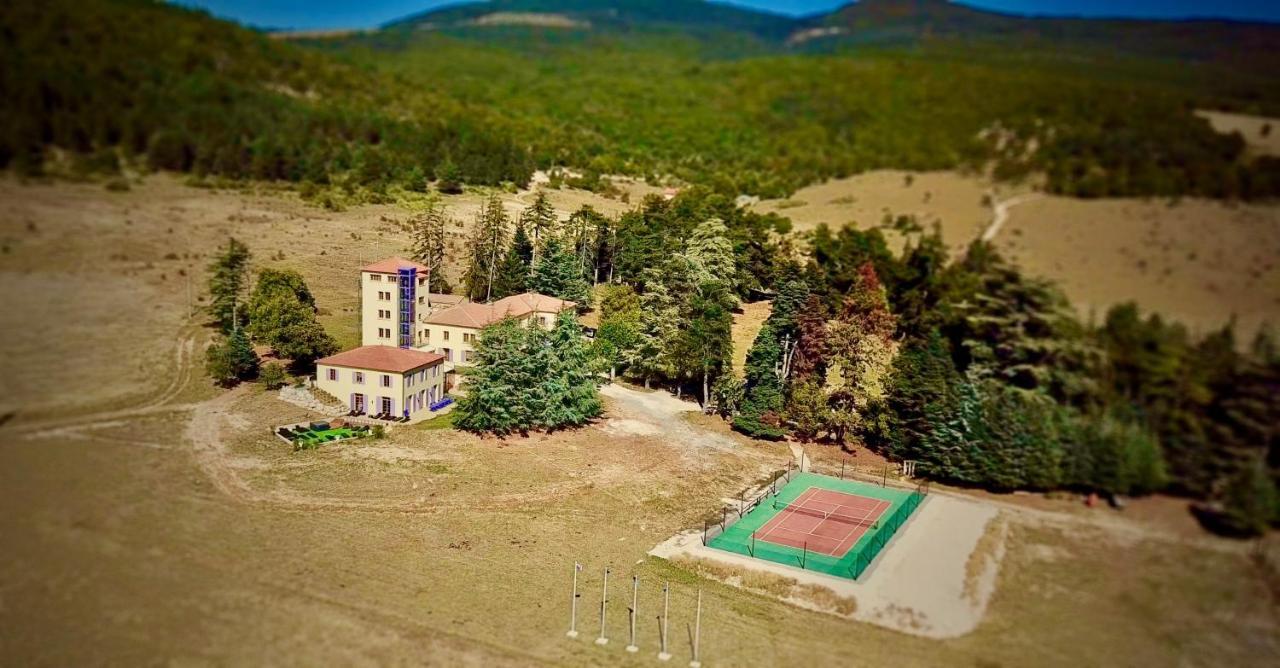 Chateau Ferrassieres Exteriör bild